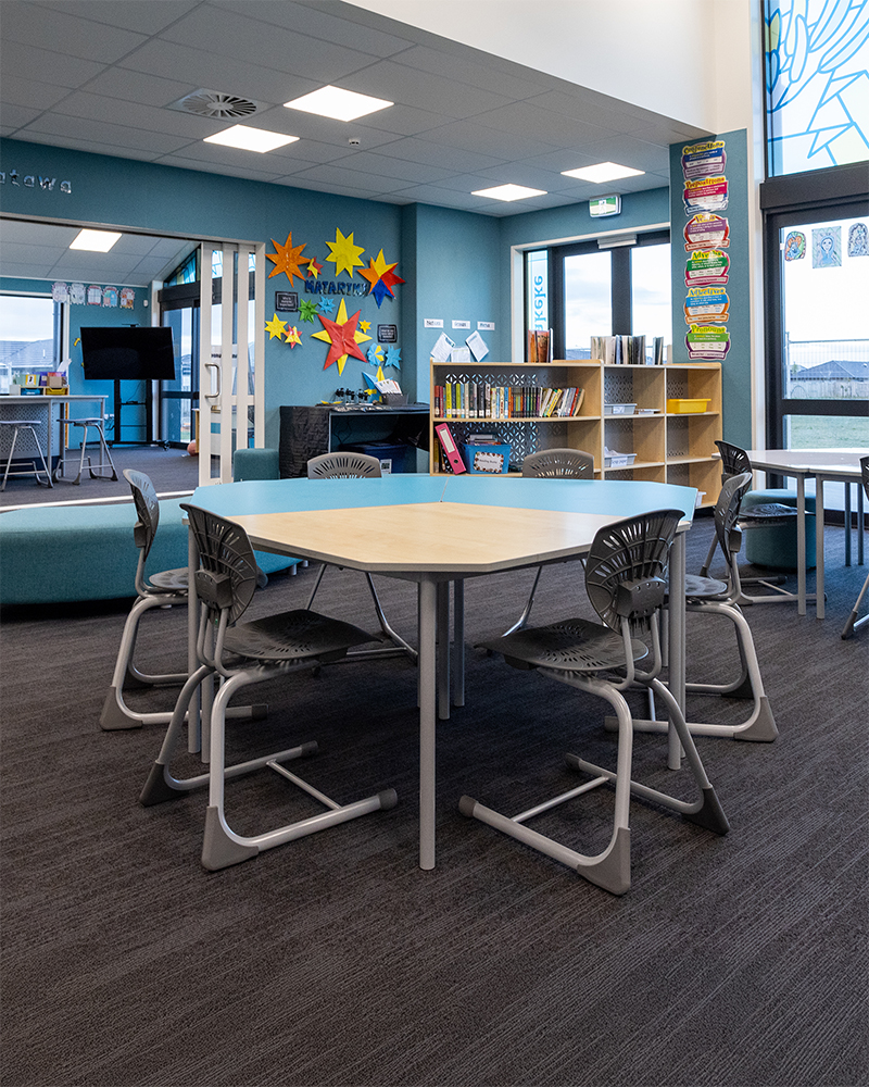 connect-table-classroom-setting