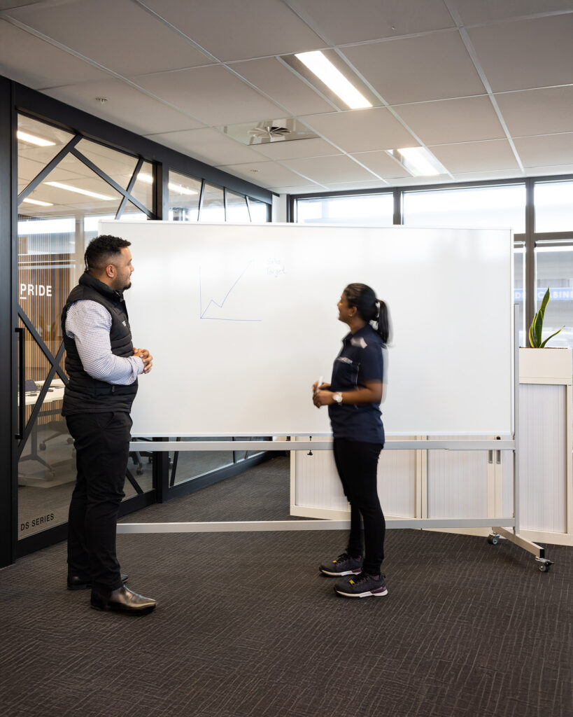 mobile-whiteboard-in-classroom