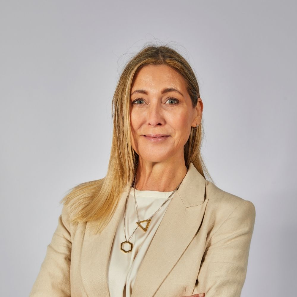 anouk treutiger account manager at furnware