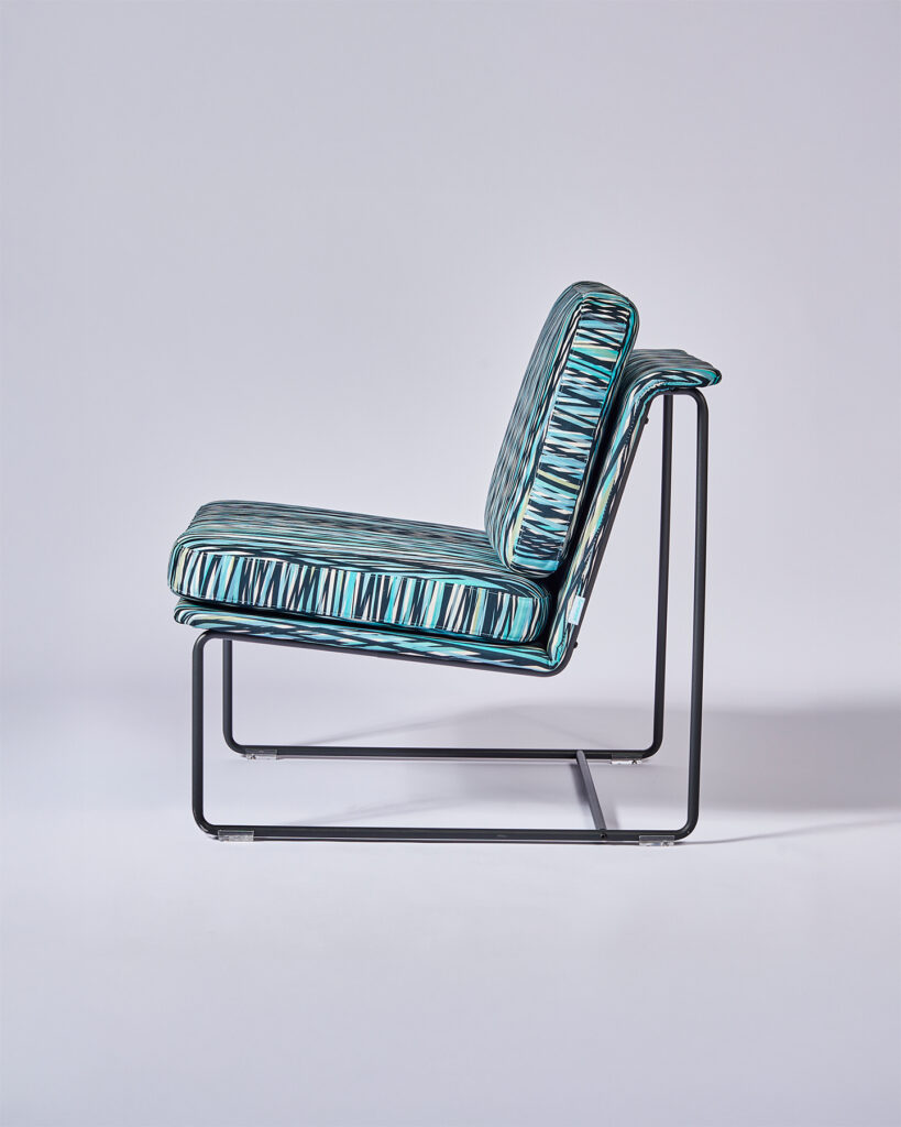 fold-chair-aria-side-view