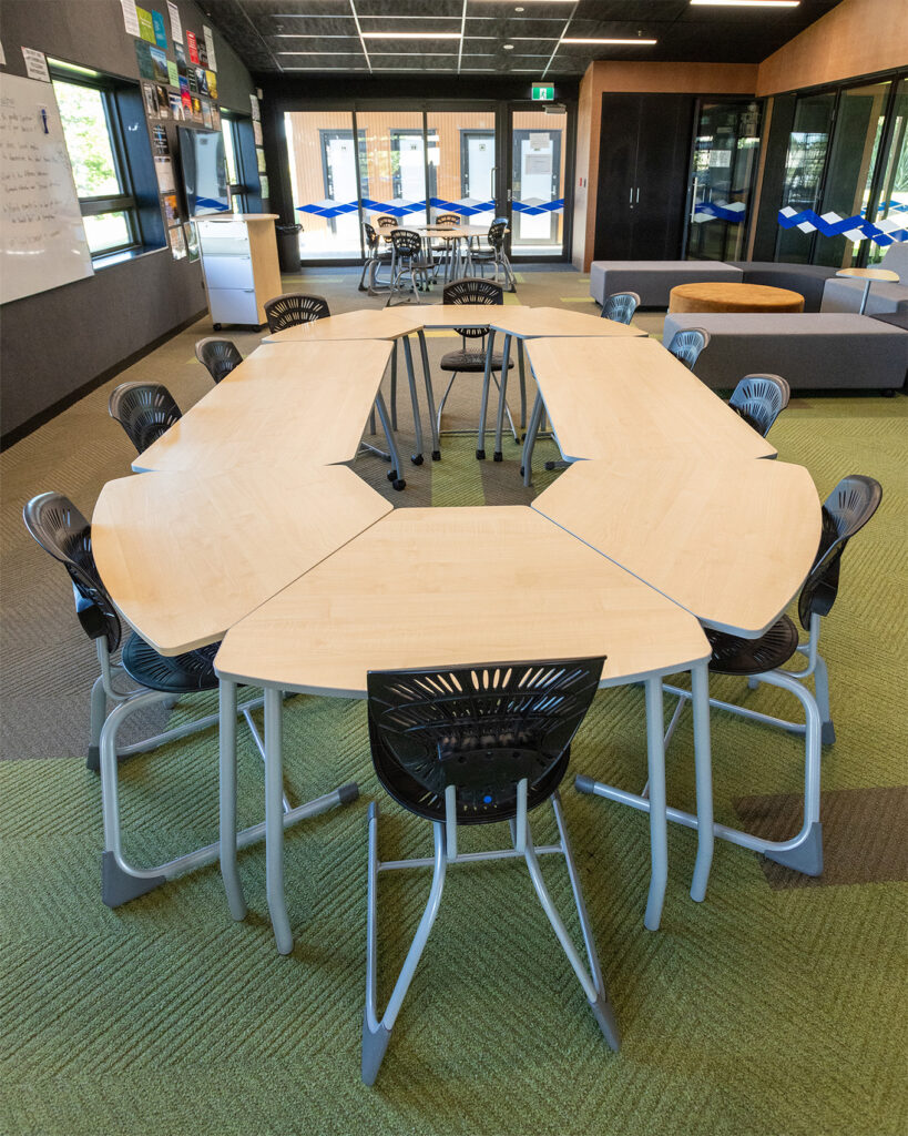 switch-mini-and-max-tables-in-senior-classroom (1)